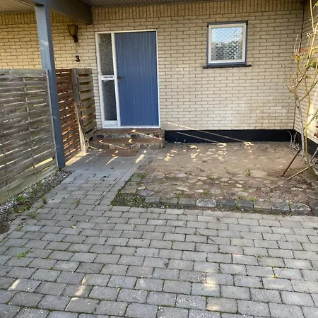 Helt I Og Taet Pa Stranden * Koge